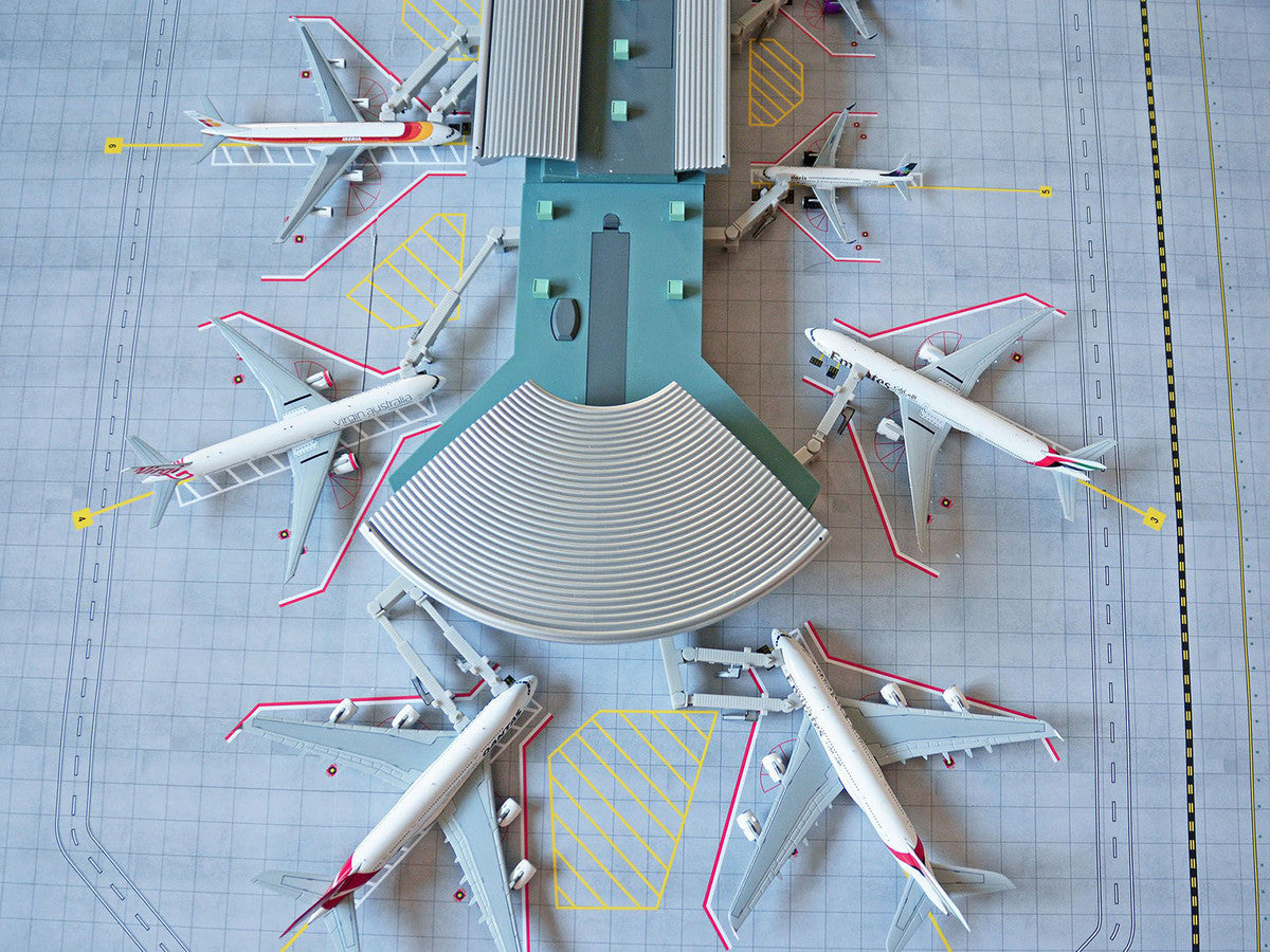 Deluxe Airport Mat for 1/400 Scale Models by GeminiJets-2