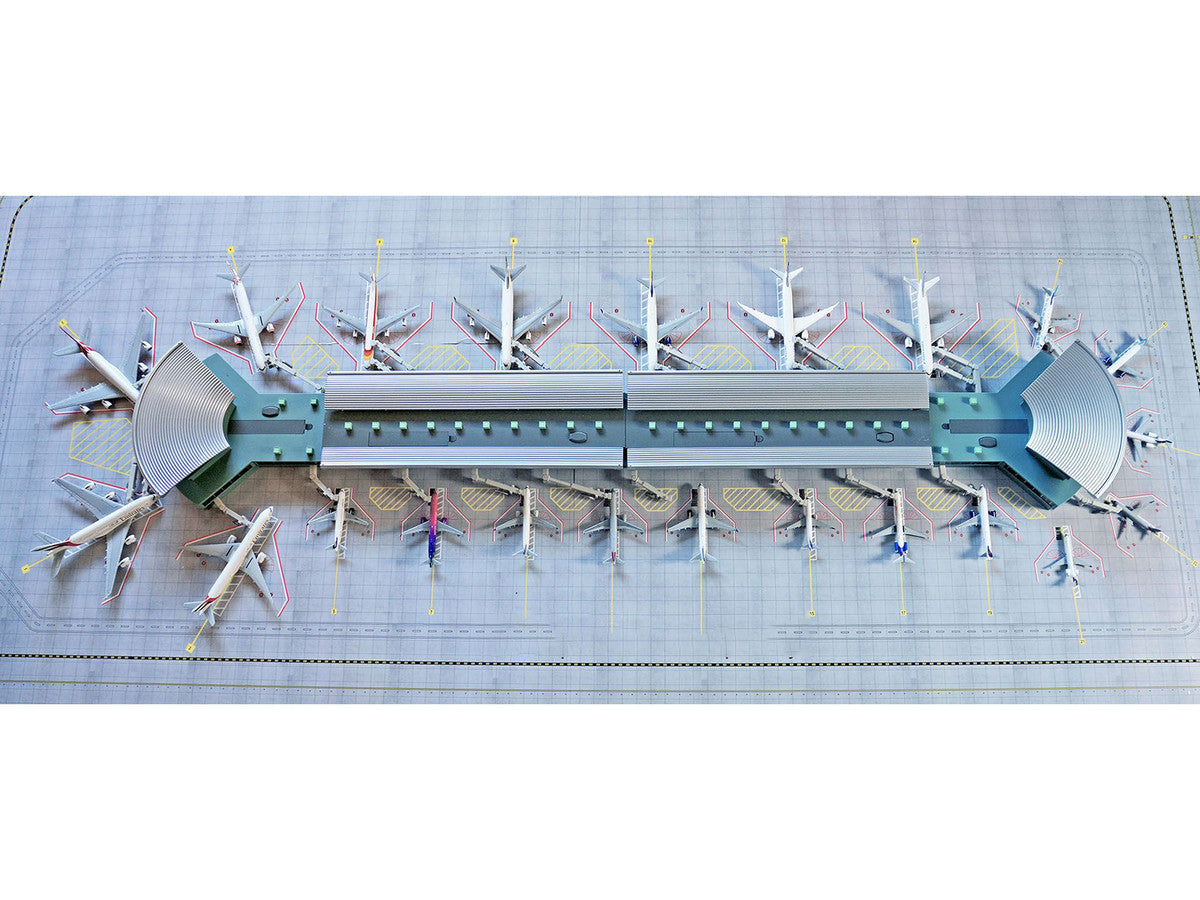 Deluxe Airport Mat for 1/400 Scale Models by GeminiJets-1